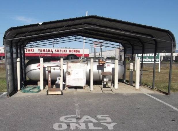 Delmus' Hardware business photo